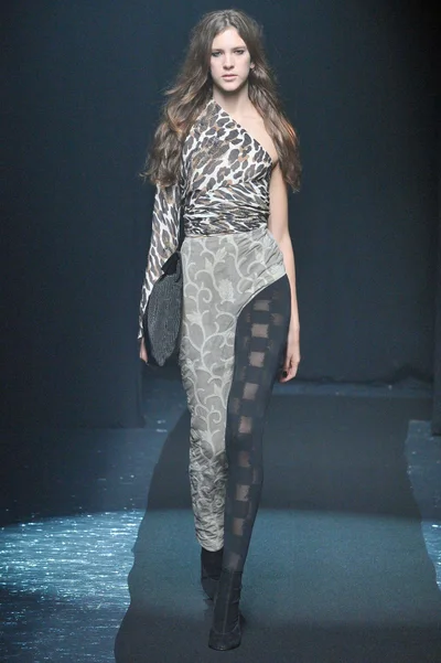 Look 12